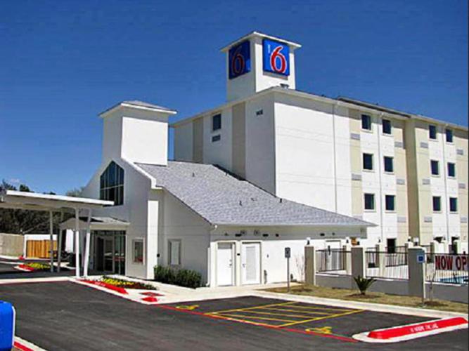 Motel 6-Marble Falls TX - image 2