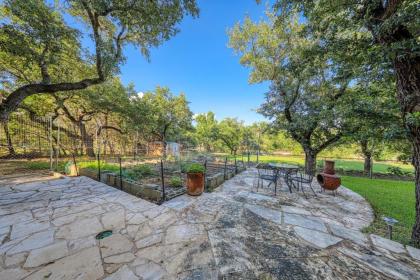 Redbird Retreat On Lake Travis - image 9