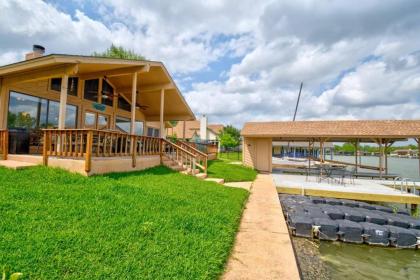 Splash time 4BR Lake LBJ Waterfront w boat dock Texas