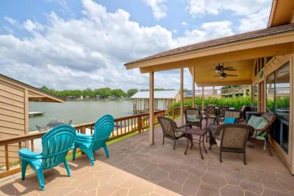 Splash Time! 4BR Lake LBJ Waterfront w/ boat dock - image 5