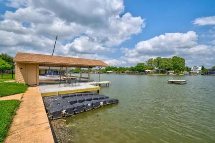 Splash Time! 4BR Lake LBJ Waterfront w/ boat dock - image 6