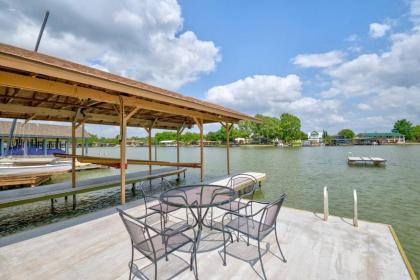 Splash Time! 4BR Lake LBJ Waterfront w/ boat dock - image 9