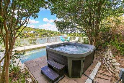 Luxury Lake Marble Falls House with Swimming Pool Hot Tub and private boat slip - image 4