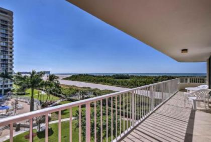 Luxe Getaway with Community Amenities Walk to Beach