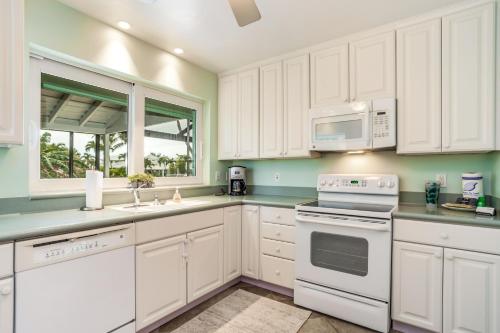 Marco Island Getaway - image 3