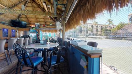 Renovated 2 Story 2 bed 2 bath Cabana Unit w/ On-Site Dolphin Tiki! - image 18