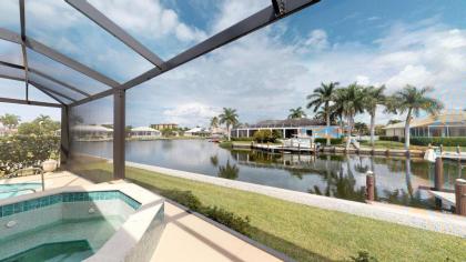 Updates!! Gorgeous Waterfront 3 Bed 2 Bath Home w/ Pool/Spa on Quiet Block!! - image 17