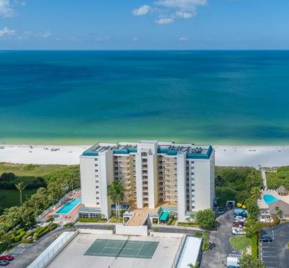 Recently Renovated Beachfront Gem in Paradise marco Island