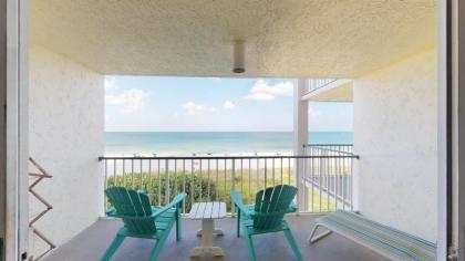 Recently Renovated Beachfront Gem in Paradise! - image 12