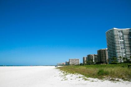 Location Location!! Free Beach Access!! - image 13