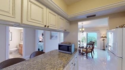 Top floor condo steps away from JW Marriott and Beach Access!! - image 10