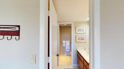 Pristine 2 Bed Condo Steps from Free Beach Access - image 14