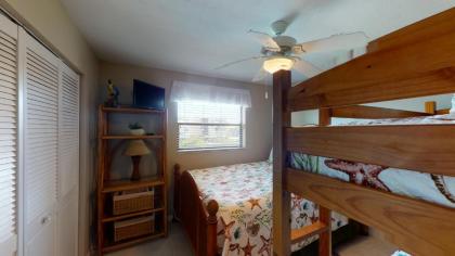 Pristine 2 Bed Condo Steps from Free Beach Access - image 17