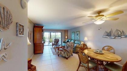 Pristine 2 Bed Condo Steps from Free Beach Access - image 8