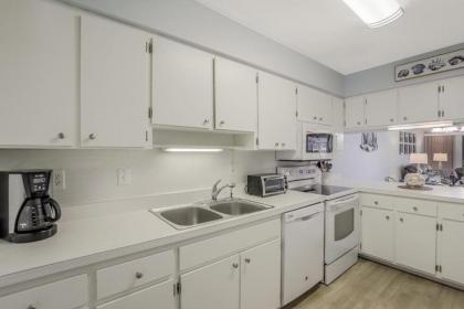 Seaview Unit 105 - image 14