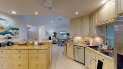 Gorgeous Waterfront 3 Bed with Quick Access to Gulf!! - image 15