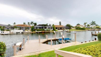 Gorgeous Waterfront 3 Bed with Quick Access to Gulf!! - image 8