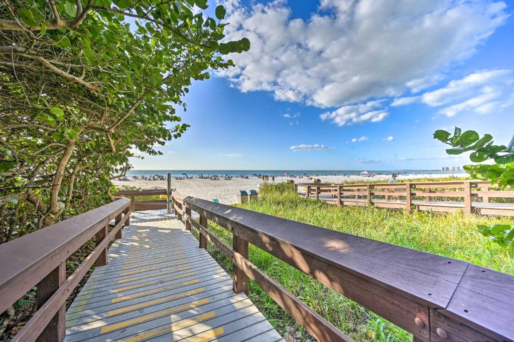 Apartment Less Than Half Mile to Marco Island Beach! - image 3