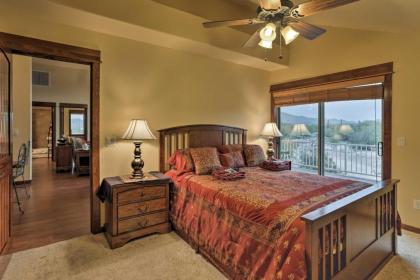 Modern Sonoran Desert Condo with Deck View and Stables - image 11