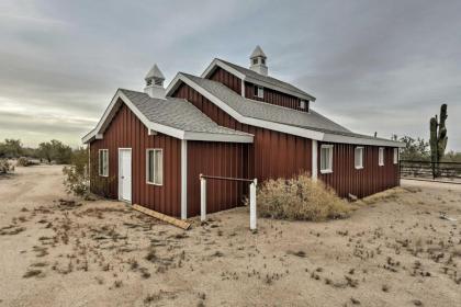 Modern Sonoran Desert Condo with Deck View and Stables - image 15