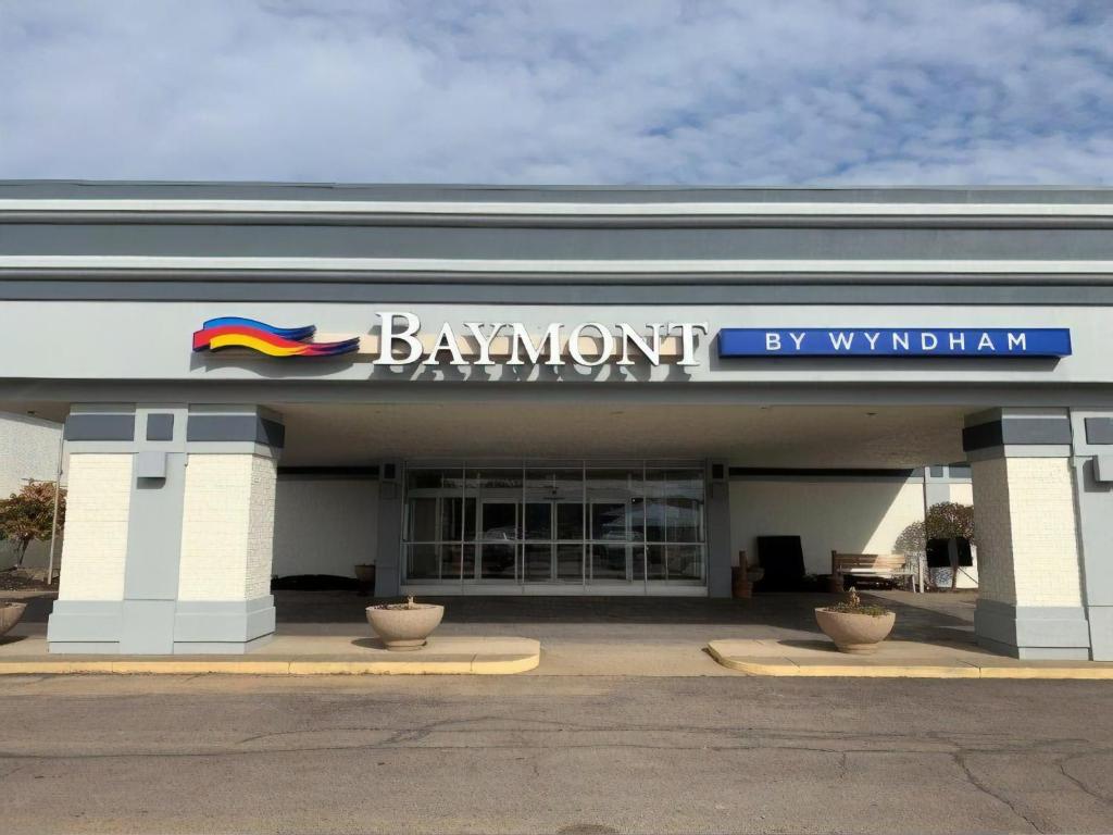 Baymont Inn & Suites - image 3