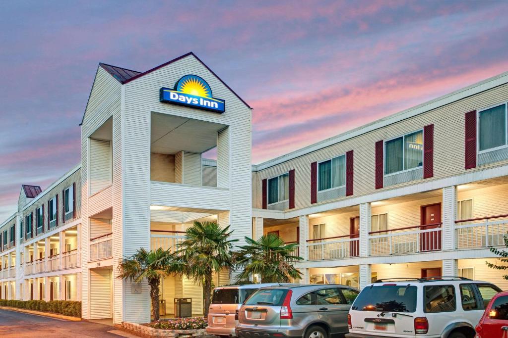 Days Inn by Wyndham Marietta-Atlanta-Delk Road - main image