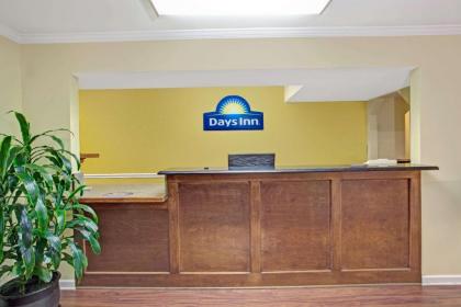 Days Inn by Wyndham Marietta White Water - image 5