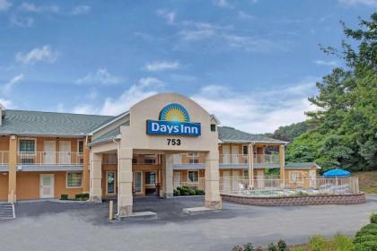 Days Inn by Wyndham Marietta White Water - image 6