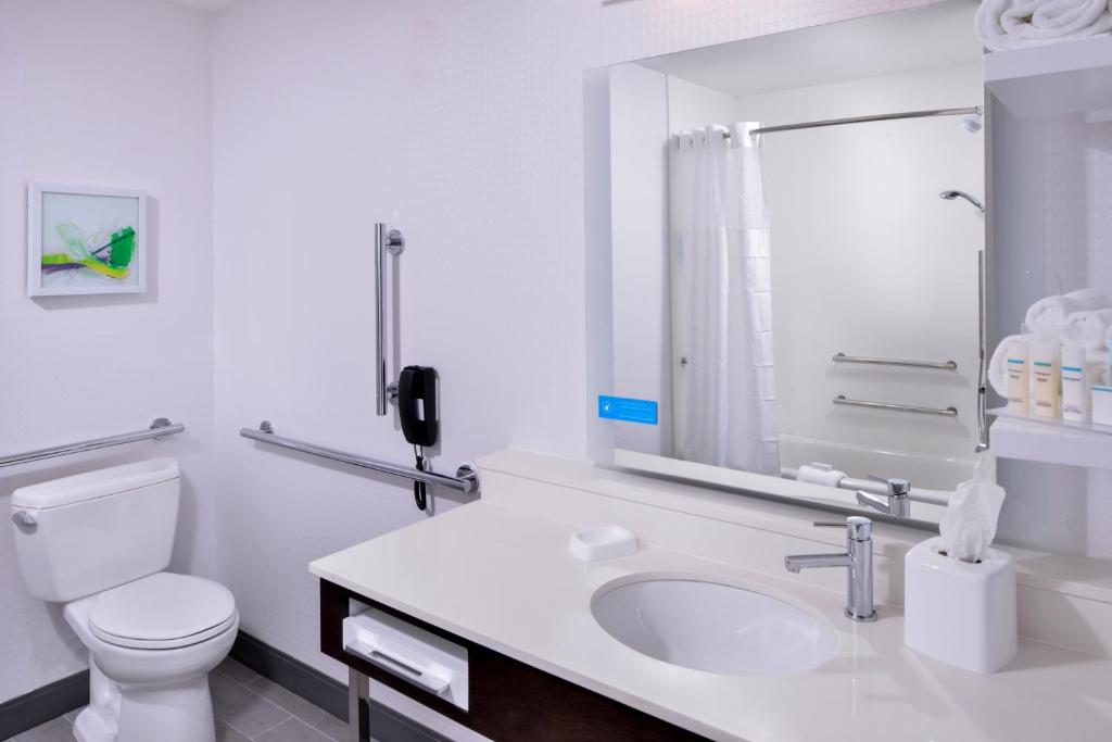 Hampton Inn & Suites Atlanta/Marietta - image 7