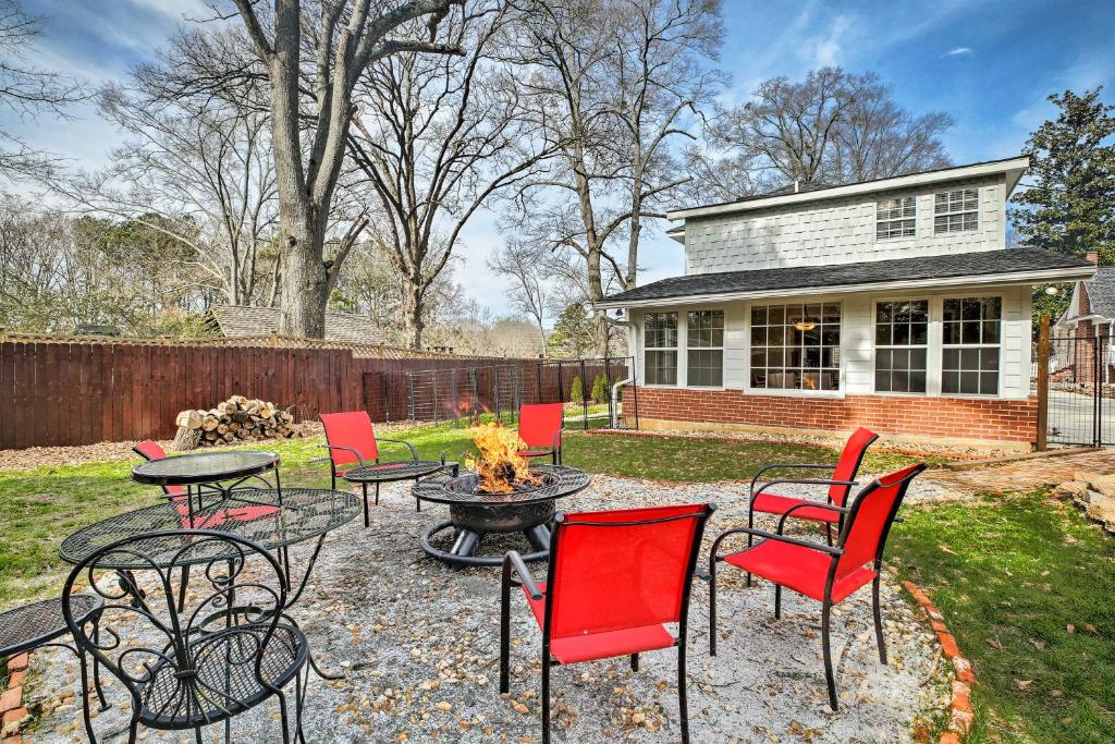 Cheery Cottage with Yard Less Than 1 Mile to Marietta Square - main image