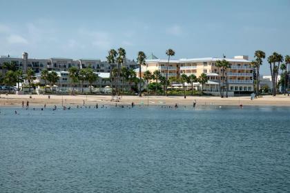 Jamaica Bay Inn Marina Del Rey Tapestry Collection by Hilton - image 11