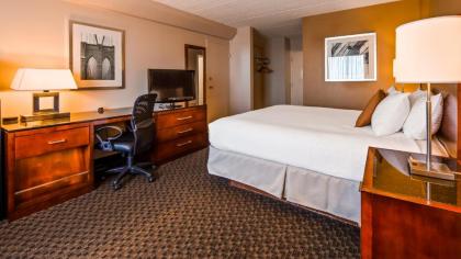 Best Western Riverfront Inn - image 14