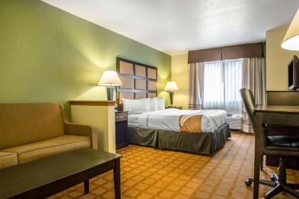 Quality Inn & Suites Marinette - image 11