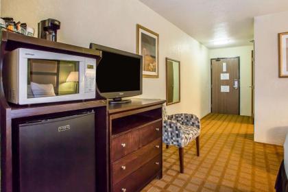 Quality Inn & Suites Marinette - image 2