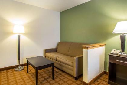 Quality Inn & Suites Marinette - image 9