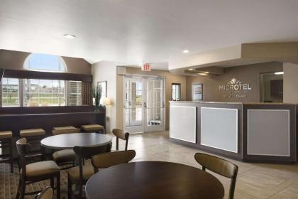 Microtel by Wyndham Cedar Rapids/Marion - image 2