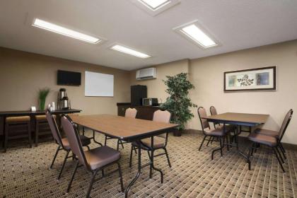 Microtel by Wyndham Cedar Rapids/Marion - image 9