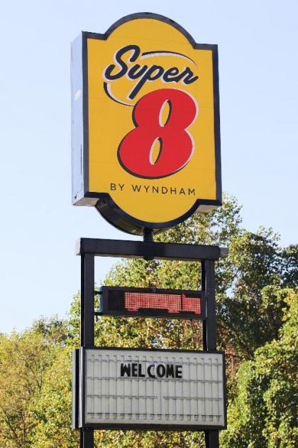 Super 8 by Wyndham Marion NC - image 3