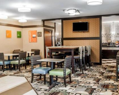 Comfort Inn Marion - image 15