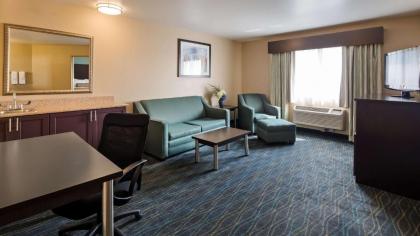 Best Western PLUS University Inn Marion - image 12