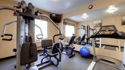 Best Western PLUS University Inn Marion - image 9