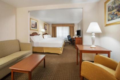 Holiday Inn Express Hotel & Suites Marion an IHG Hotel - image 4