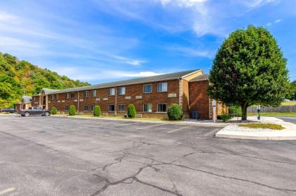 Comfort Inn Atkins-Marion I-81 - image 10