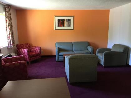 Lake Tree Inn & Suites - image 11