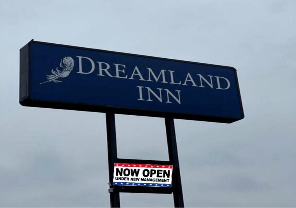 Dreamland Inn - main image