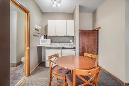 Americas Best Value Inn Marquette - image 15