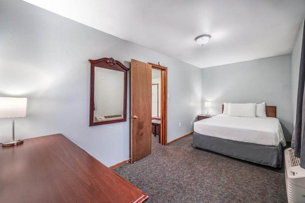 Americas Best Value Inn Marquette - image 7