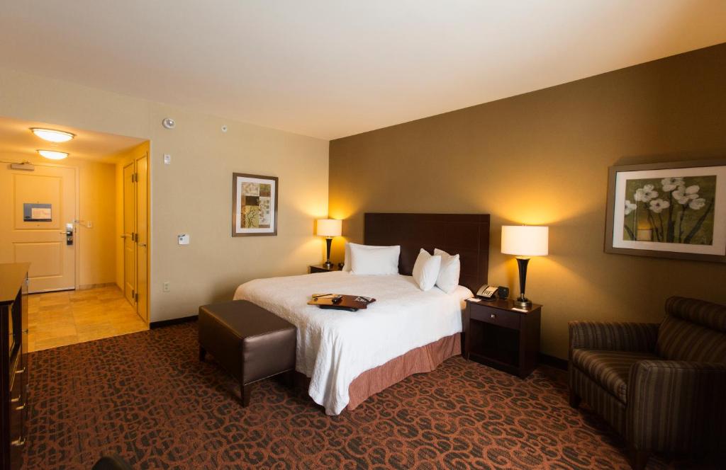 Hampton Inn Marquette-Waterfront - image 5