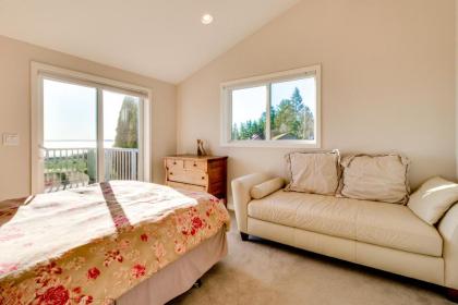 Marrowstone Island Beach Home - image 5