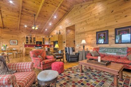 Bright Wolf Laurel Cottage with Mtn View and Deck - image 5